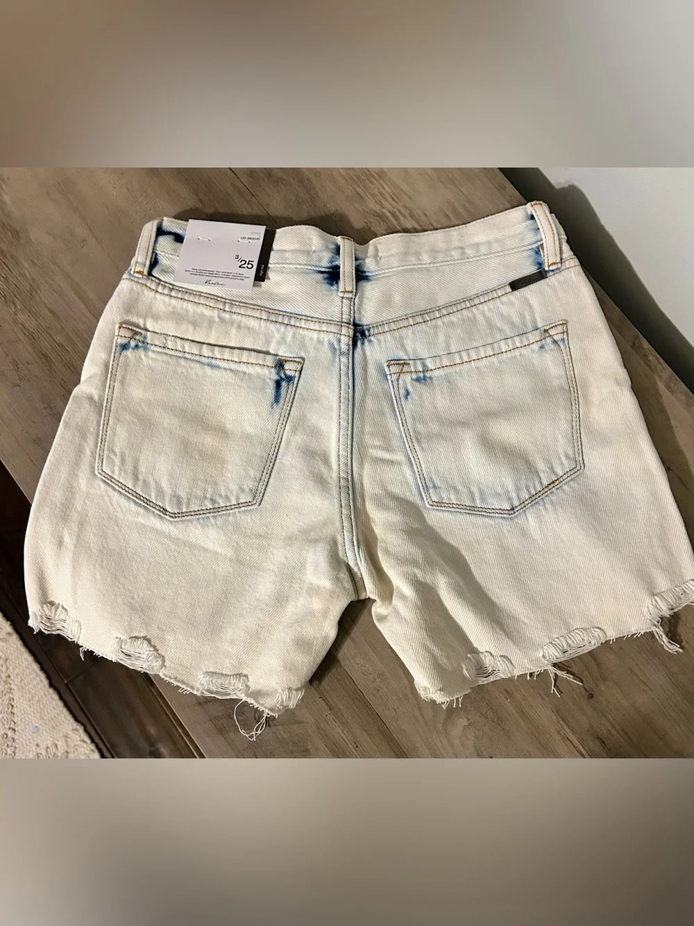Kancan Distressed Acid Wash Denim Shorts Size 25 NWT Raw Hem High Rise